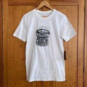 Nike tshirt with snow globe NY city skyline